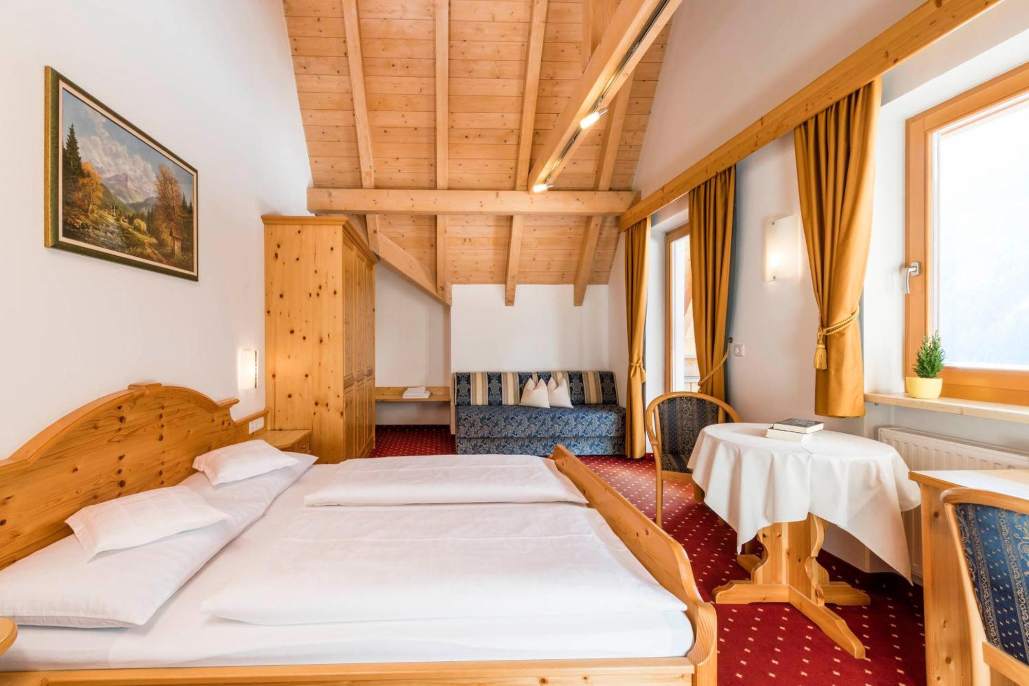 B&B Hotel Alpenrose Rooms & Apartments Valles Exterior photo